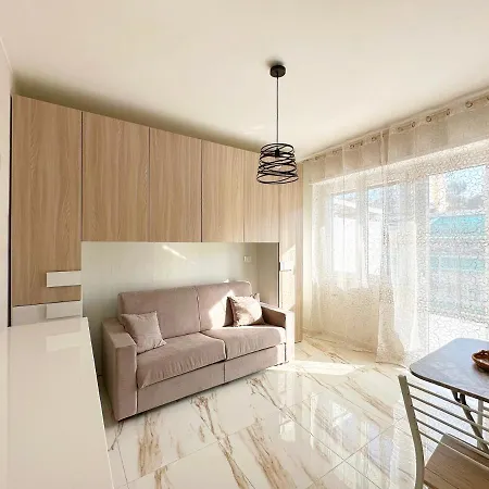 Wh - Un Posto Al Sole - Attico Monolocale Con Parcheggio Gratuito - 5 Minuti Dal Centro - Wifi San Remo