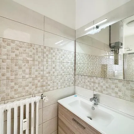 Wh - Un Posto Al Sole - Attico Monolocale Con Parcheggio Gratuito - 5 Minuti Dal Centro - Wifi *