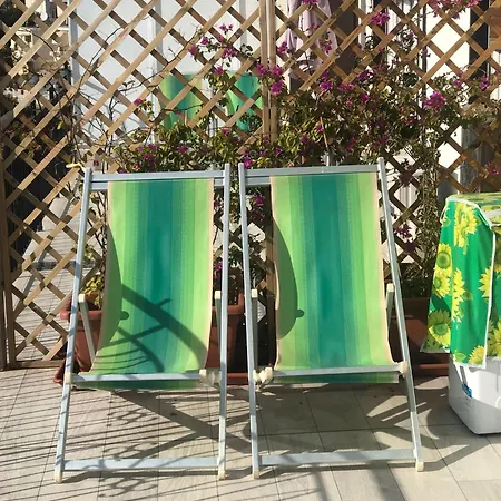 Apartman Wh - Un Posto Al Sole - Attico Monolocale Con Parcheggio Gratuito - 5 Minuti Dal Centro - Wifi San Remo