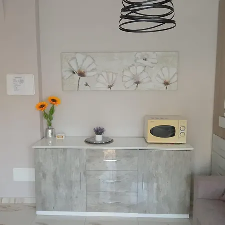 Wh - Un Posto Al Sole - Attico Monolocale Con Parcheggio Gratuito - 5 Minuti Dal Centro - Wifi Apartman San Remo