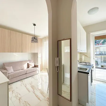 Wh - Un Posto Al Sole - Attico Monolocale Con Parcheggio Gratuito - Con Grande Terrazza-a 5 Minuti Dal Centro - Wifi * سانريمو
