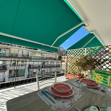 Wh - Un Posto Al Sole - Attico Monolocale Con Parcheggio Gratuito - Con Grande Terrazza-A 5 Minuti Dal Centro - Wifi Apartment Sanremo