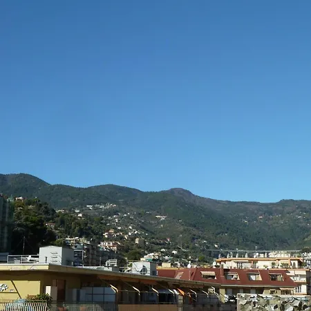 Wh - Un Posto Al Sole - Attico Monolocale Con Parcheggio Gratuito - 5 Minuti Dal Centro - Wifi *