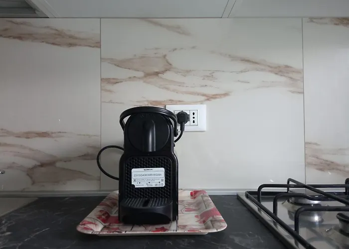 公寓 Wh - Un Posto Al Sole - Attico Monolocale Con Parcheggio Gratuito - 5 Minuti Dal Centro - Wifi 圣雷默