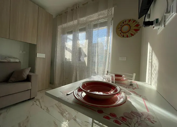 公寓 Wh - Un Posto Al Sole - Attico Monolocale Con Parcheggio Gratuito - 5 Minuti Dal Centro - Wifi *