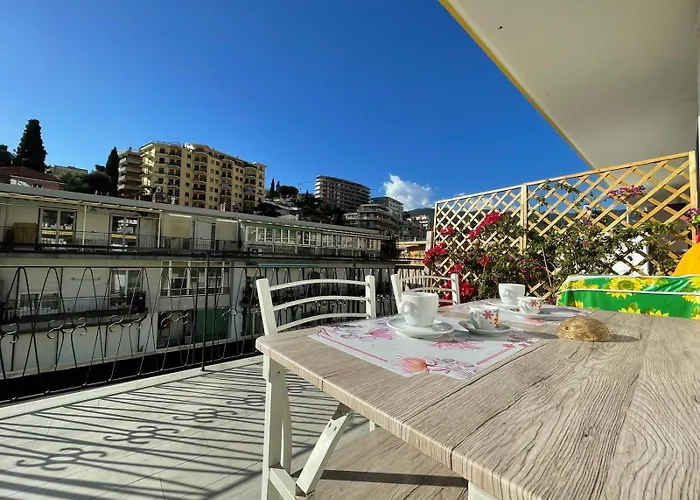 Wh - Un Posto Al Sole - Attico Monolocale Con Parcheggio Gratuito - 5 Minuti Dal Centro - Wifi 公寓